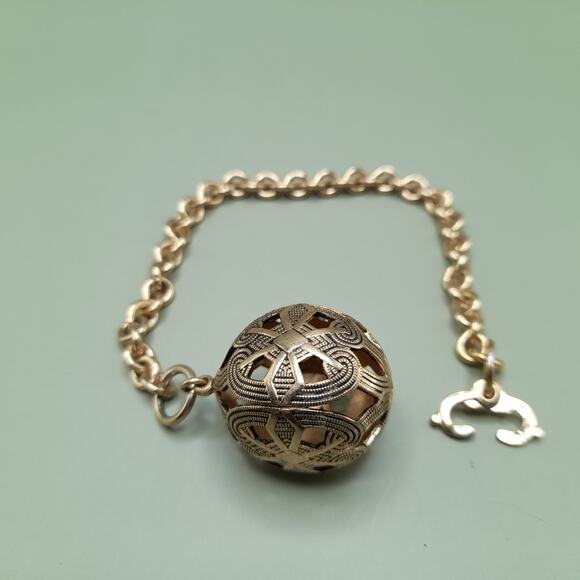 Vintage Gold-tone Chain Bracelet Sister Clasp Spherical Filigree Charm, 7 Inch - Picture 6 of 10